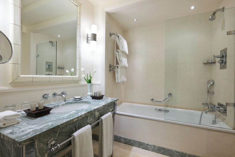 Bathroom 5, Hotel Amigo, a Rocco Forte Hotel, Bruxelles