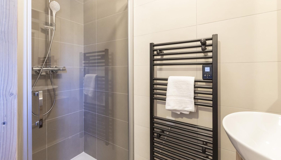 Bathroom 3, Apartment in Samoens With Spa & Pool, Haute-Savoie