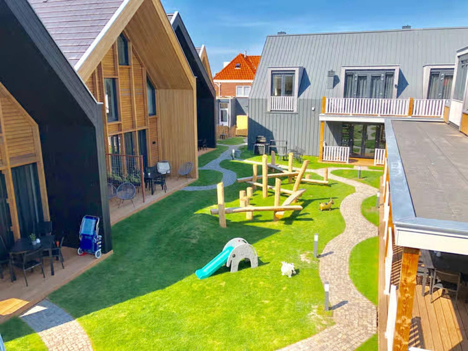 Garden 5, Lodge Located on the Church Square, Veere