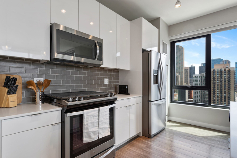 Private kitchen 5, River North 2BR High Ceilings Comfort, Cook