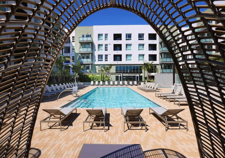 Room 3, Bright Cozy Getaway With Pool Free Parking 10 Mins Disneyland, Orange