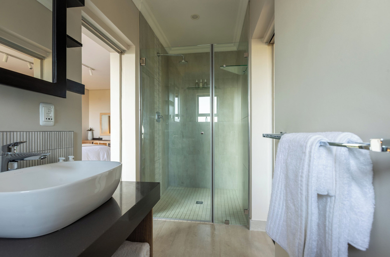 Bathroom 4, Intle Game Lodge, Cacadu
