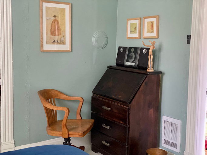 Room 4, Downstairs Thevictorian Downtown and Dog-friendly, Whatcom