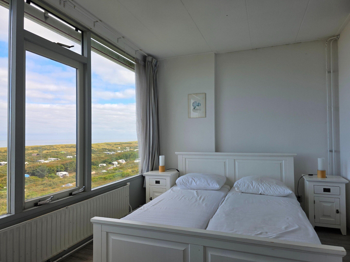 Room 2, 2 person apartment with sea view, Texel