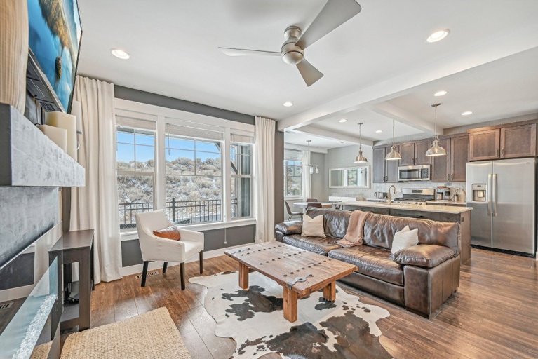 Living area 3, Wasatch Lodge, Summit