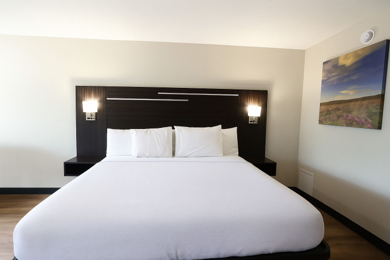 Bedroom 2, Paragon Inn Hillsboro, Highland