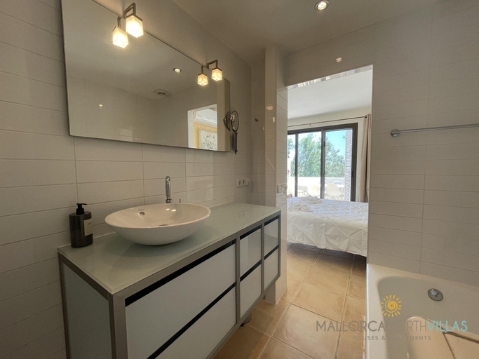 Bathroom 3, Apartment in Port de Pollenca by the Sea, Baleares