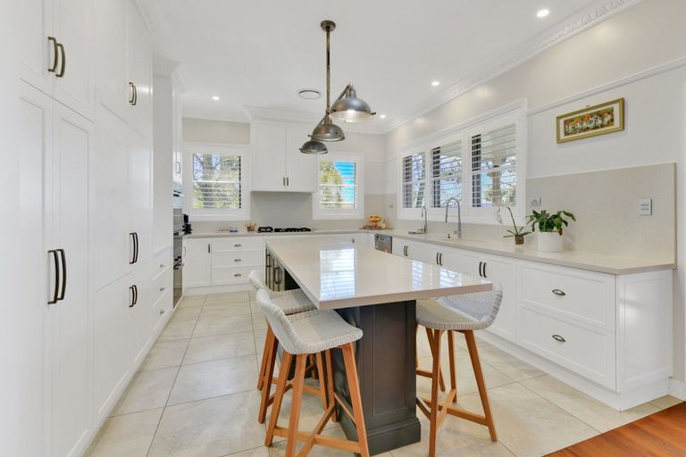 Private kitchen, Expansive Toowoomba Retreat With Garden BBQ, Jondaryan - Pt A