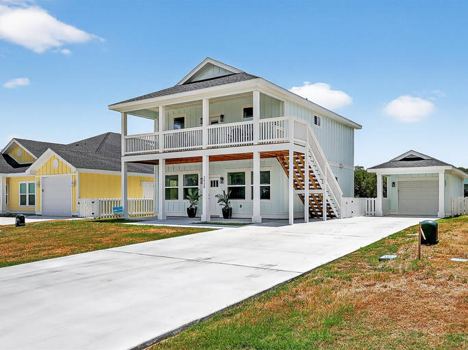 Exterior 5, Coastal Retreat 3 Bedroom Home, Aransas