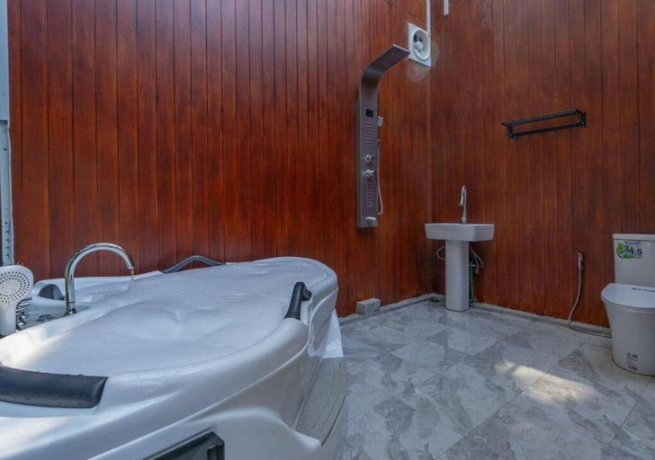 Bathroom 3, Amaze Muang Khai, Mae Taeng