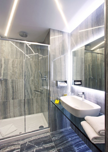 Bathroom 4, The Hive Hotel, Roma