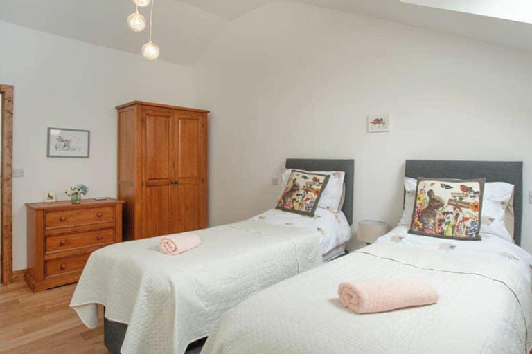 Bedroom 4, 2-bed Cottage Sleeps 4 With Hot Tub, Devon