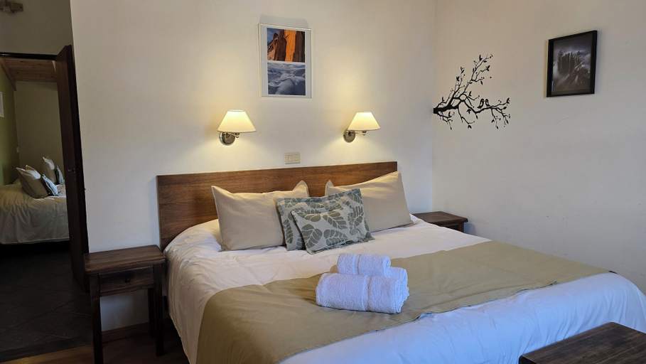 Bedroom 3, Cumbres Nevadas - Hostería Boutique, Lago Argentino