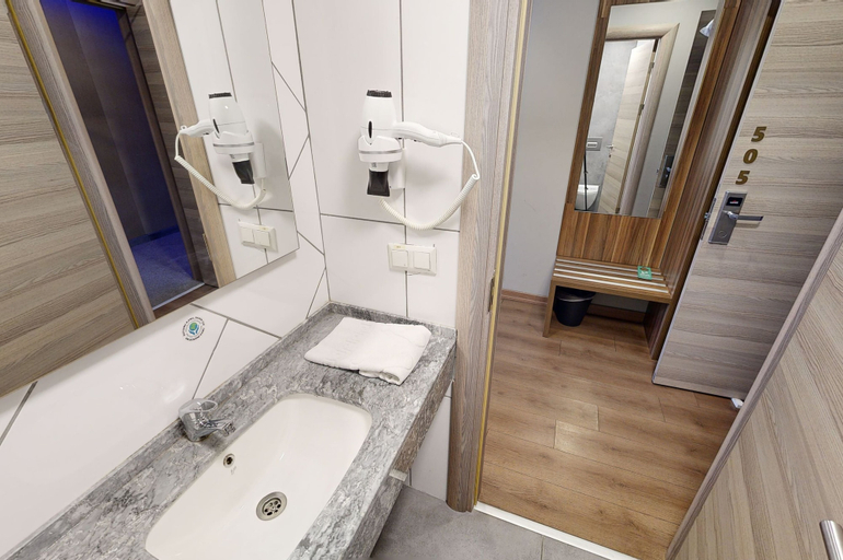 Bathroom 4, King City Hotel Istanbul Ataturk Airport, Bağcılar