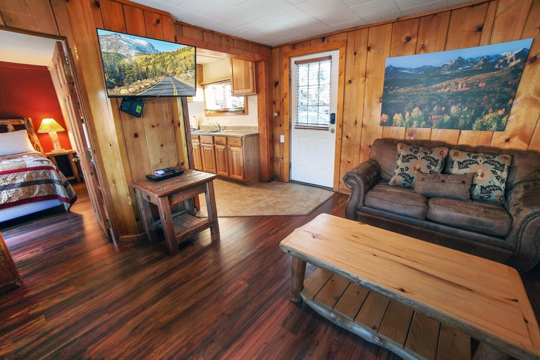 Living area 4, Lazy R Cottages: 6 2 Bedroom Cabin, Larimer