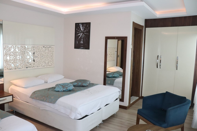 Bedroom 2, Rest Inn Hotel, Merkez
