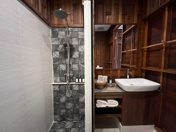 Bathroom 5, ViengTara VangVieng Resort, Vangvieng