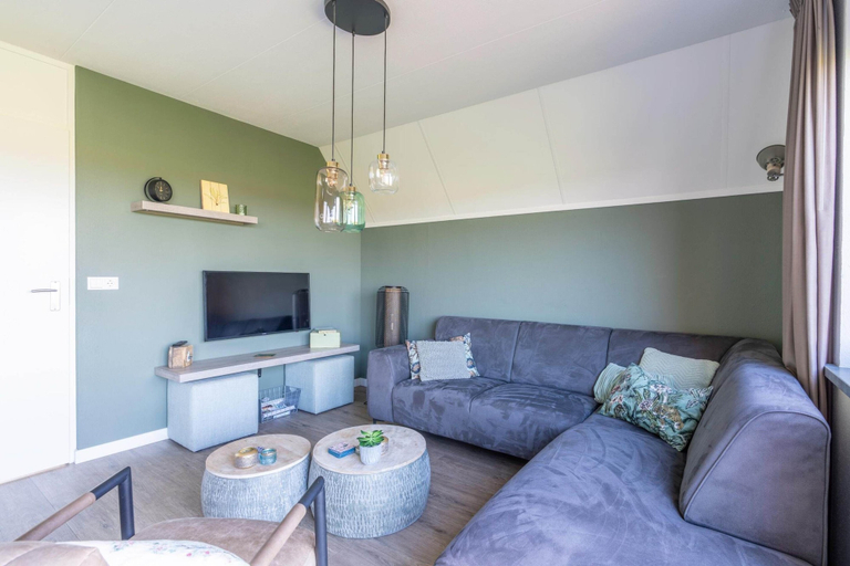 Living room 5, Tastefully and Modernly Furnished Holiday Home for 6 Persons, Texel