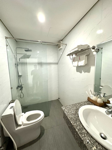 Bathroom 3, Phú An Hotel, Bình Đại
