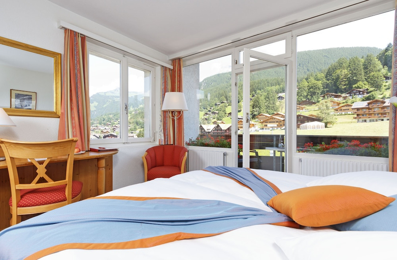 Bedroom 3, Derby Swiss Quality Hotel, Interlaken