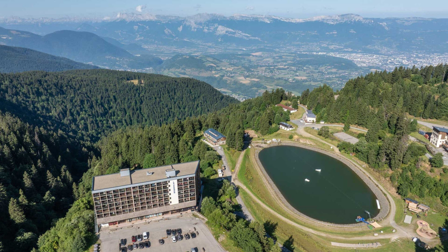 Exterior 5, Valley-view Apartment in Chamrousse, Isère