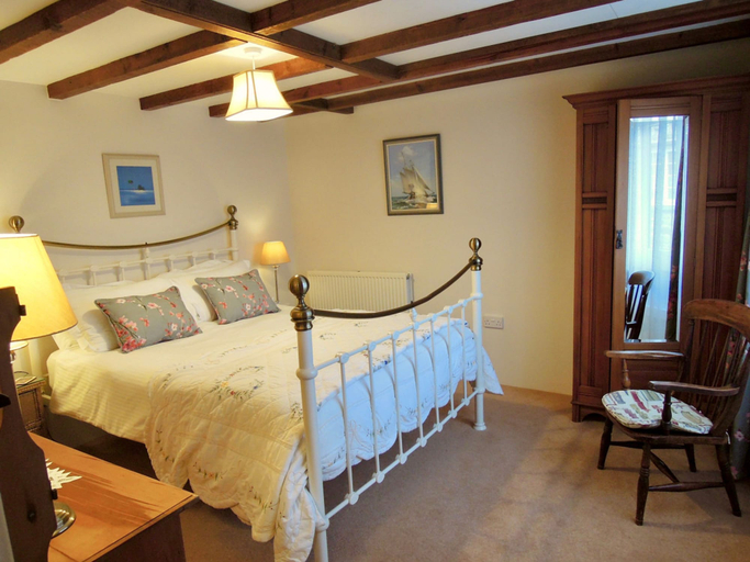 Room 4, The Cider Barn in Saint Austell, Cornwall