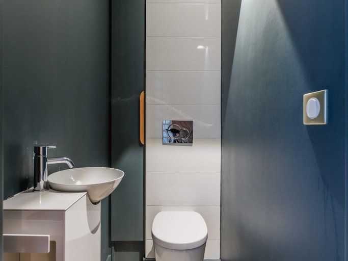 Bathroom 3, Newly renovated Loft Bastille, Paris