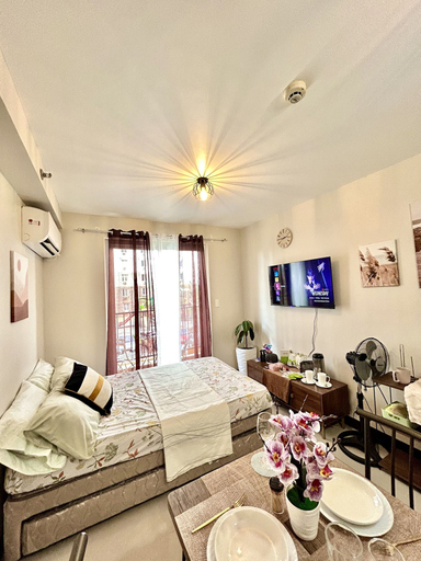 View from room, Studio Retreat with Balcony and Pool, Lapu-Lapu City