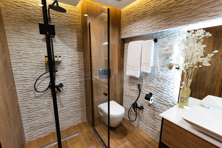 Bathroom 5, Kass Diamond Resort, Tsalka