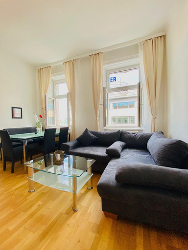 Room 4, Bright 2BR Apartment Near Westbahnhof, Wien