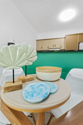 Room 3, Urban Tropics Modern Resort Apartment, Cairns