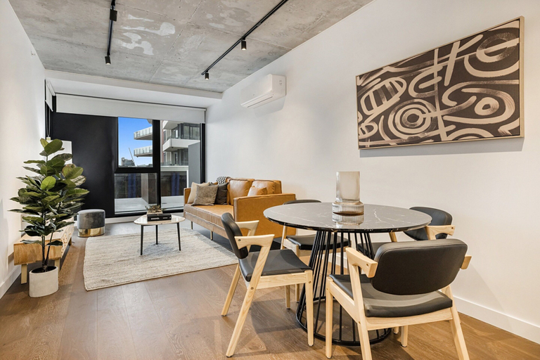 Living room 3, Stay Near Botanic Garden With Gym, Sauna & Parking, Melbourne