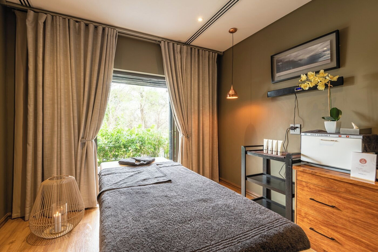 Bedroom 3, Mokuti Etosha, Guinas