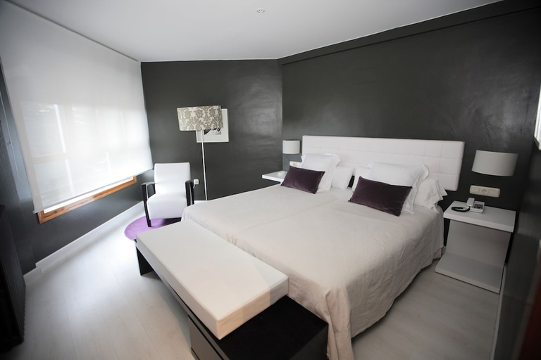 Bedroom 2, Hotel Tobazo, Huesca