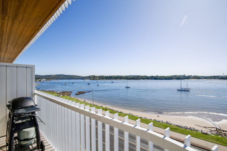 Balcony 5, Exquisite 1-Bed Apartment with Bay Views, Eurobodalla
