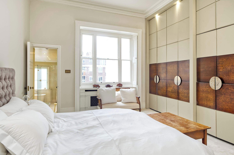 Bedroom 4, Grand 2 Bedroom Flat, Kensington, London