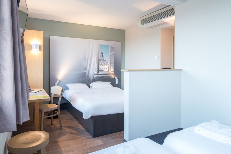 Bedroom 2, B&B HOTEL Freyming-Merlebach, Moselle