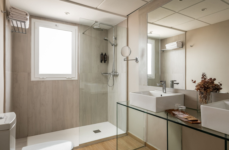 Bathroom 4, Alegria Plaza Paris, Girona