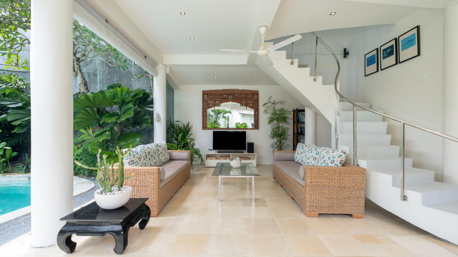 Separate living room, Villa Merta Sari 8 by Villa Finder, Badung