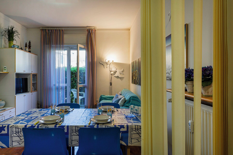 Living area, Relax Apartment with Parking by Wonderful Italy, Genova