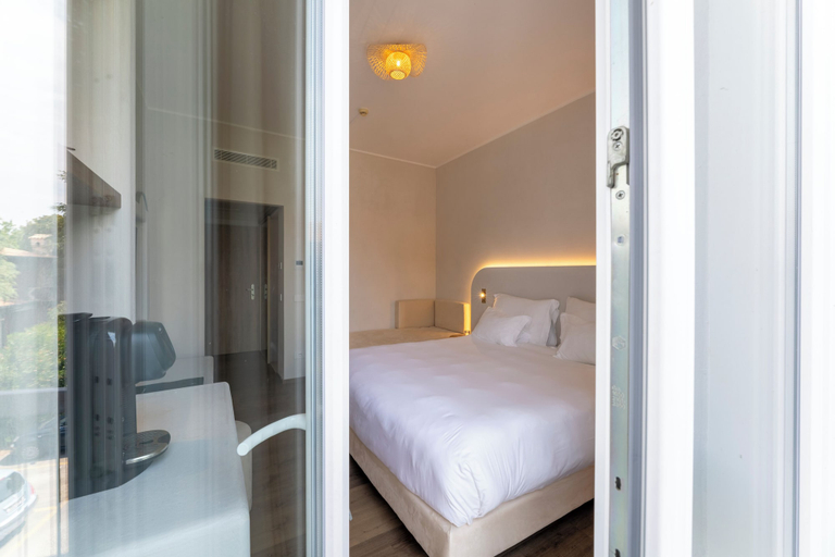 Bedroom 4, Hi Hotels Sirmione - Lakeview Pool, Brescia