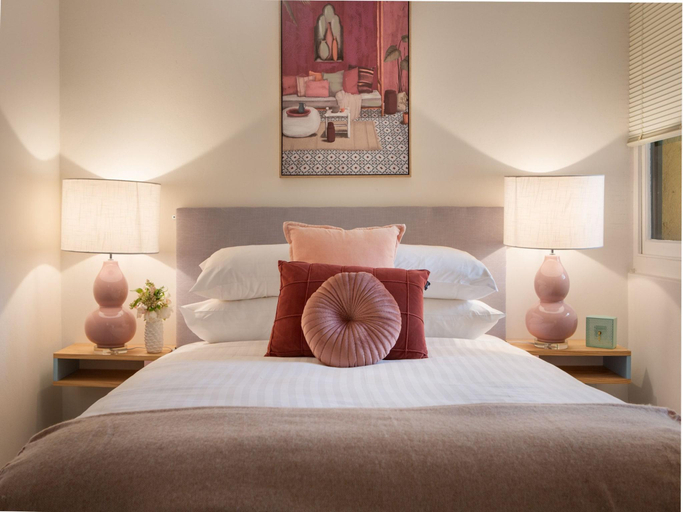 3, Cosy 2-Bed Apartment in the Heart of Strathfield, Sydney