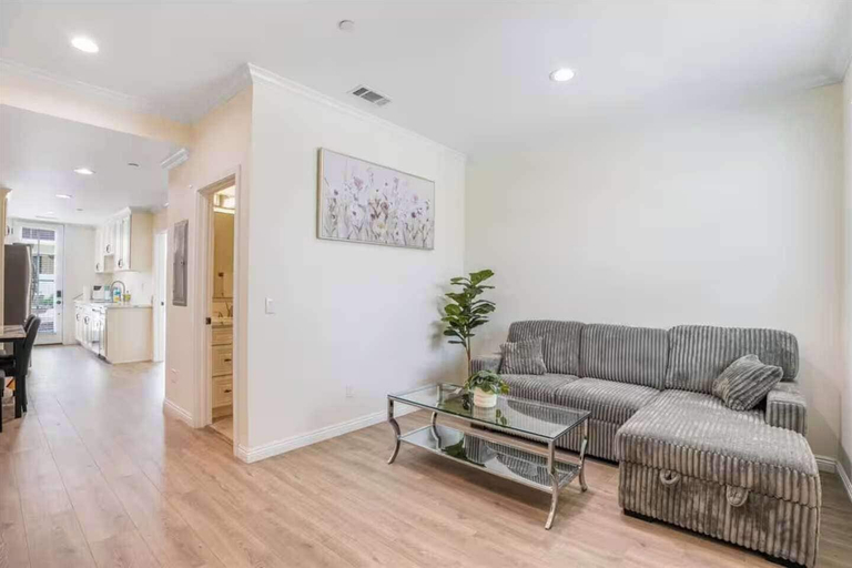 Room 2, Newly Built Pasadena Retreat Parking Great Location, Los Angeles