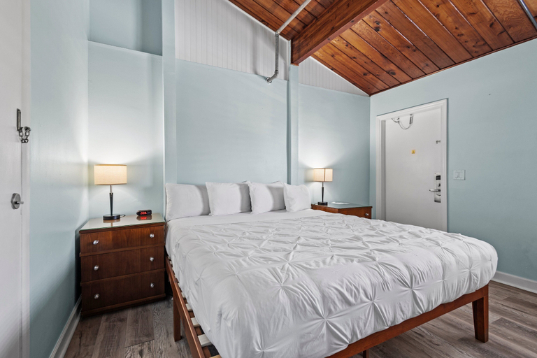 Bedroom 3, Oceanfront Inn, Saint Lucie