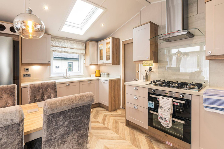 Room 2, Host Stay Lakeside Retreat, East Riding of Yorkshire