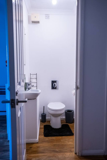 Room 1, Beautiful Cardiff Wharf Free Parking Waterviews, Cardiff
