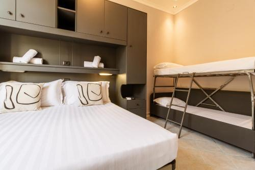 2, Cunabu Castro Pretorio, Rome