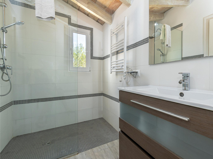Bathroom 3, Villa in central location, Baleares