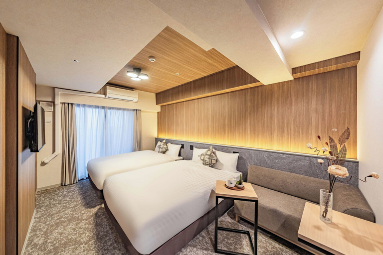Room 4, Apartment Hotel 11 Shinimamiya 3, Osaka
