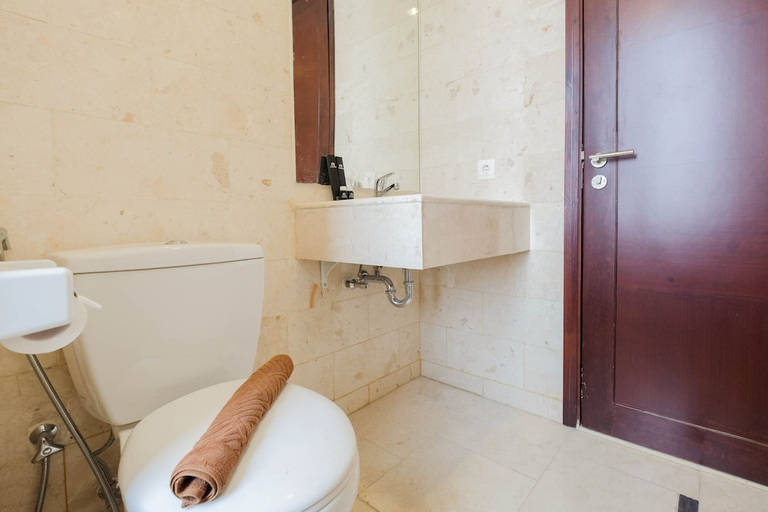 Bathroom 3, Spacious 2BR @ The Empyreal Condominium Epicentrum Apartment, Jakarta Selatan
